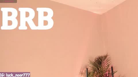 Snapshot of lucke_noor chatting on 4, 11, 2025 Noor online show from 4, 11, 2025