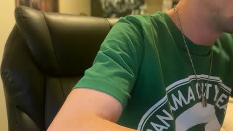 Snapshot of lucky_bme chatting on 8, 6, 2026 lucky_bme online show from 8, 6, 2026