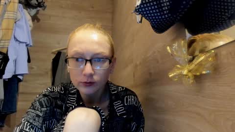 lucky_licky20 online show from 29, 12, 2024