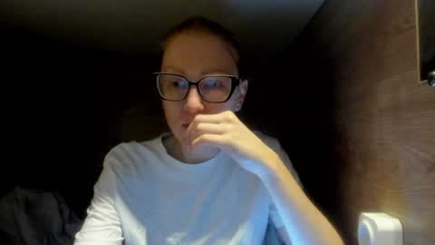 lucky_licky20 online show from 29, 1, 2025