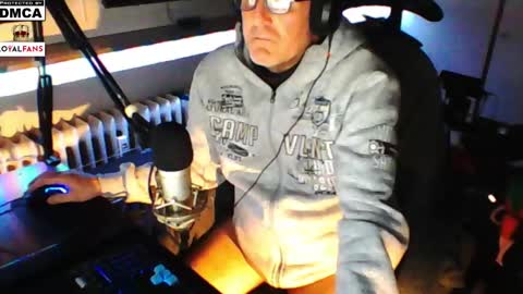 Snapshot of luckyfreak1 chatting on 25, 12, 2024 call me Stefan online show from 25, 12, 2024