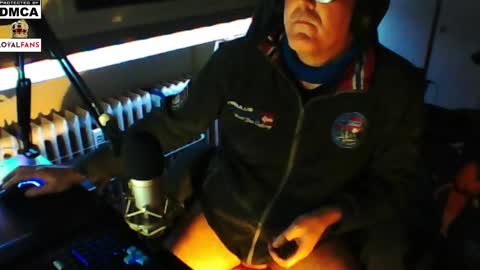 Snapshot of luckyfreak1 chatting on 8, 2, 2025 call me Stefan online show from 8, 2, 2025