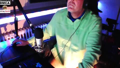 Snapshot of luckyfreak1 chatting on 22, 2, 2025 call me Stefan online show from 22, 2, 2025