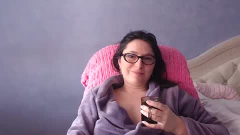Snapshot of luckylinda23 chatting on 30, 4, 2026 luckylinda23 online show from 30, 4, 2026