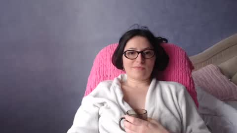 Snapshot of luckylinda23 chatting on 9, 5, 2026 luckylinda23 online show from 9, 5, 2026