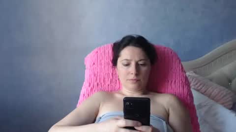 Snapshot of luckylinda23 chatting on 27, 5, 2026 luckylinda23 online show from 27, 5, 2026