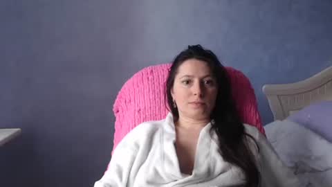 Snapshot of luckylinda23 chatting on 31, 5, 2026 luckylinda23 online show from 31, 5, 2026