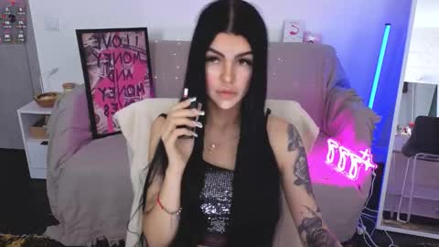 Monika online show from 12, 10, 2025