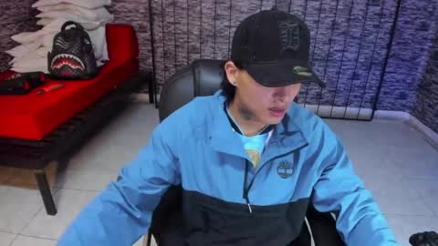 Snapshot of luckyy_boy_ chatting on 17, 4, 2026 Lucky online show from 17, 4, 2026