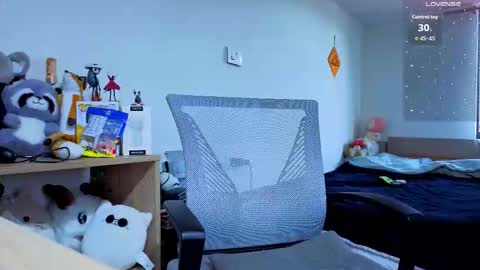 Lu Independent Model online show from 13, 10, 2025