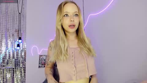 Snapshot of lucy__loy chatting on 20, 11, 2025 Lucy online show from 20, 11, 2025