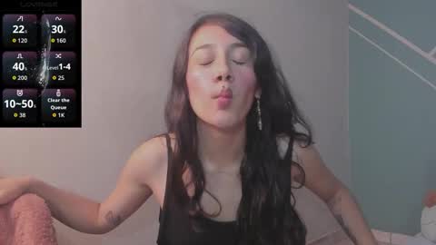 Lucy Herrera online show from 14, 11, 2025