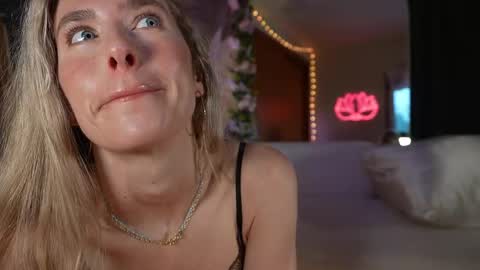 Lucy. online show from 14, 4, 2026