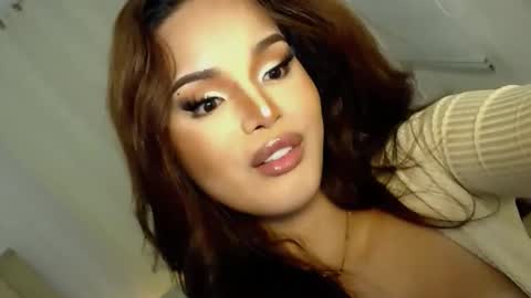 Snapshot of lucy_heartfiliaxxx chatting on 8, 12, 2024 MONA online show from 8, 12, 2024