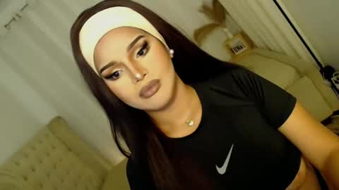 Snapshot of lucy_heartfiliaxxx chatting on 10, 11, 2025 MONA online show from 10, 11, 2025