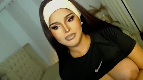 Snapshot of lucy_heartfiliaxxx chatting on 12, 11, 2025 MONA online show from 12, 11, 2025