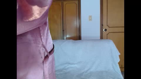 Snapshot of lucy_ny chatting on 25, 2, 2026 SleepyAbuela online show from 25, 2, 2026