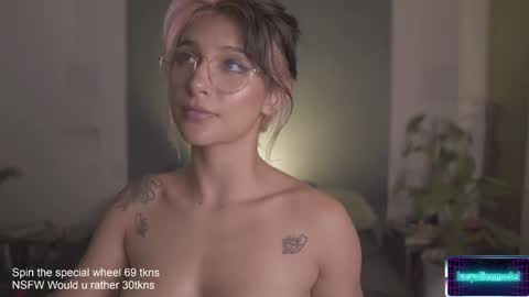 Snapshot of lucyallenx chatting on 25, 2, 2025 Lucy Alien  online show from 25, 2, 2025