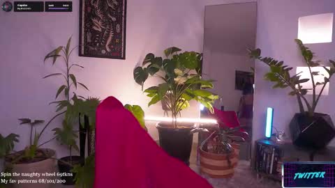 Snapshot of lucyallenx chatting on 30, 9, 2025 Lucy Alien  online show from 30, 9, 2025