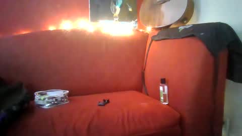 Lucy Loves Lookers online show from 16, 1, 2025