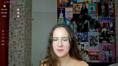Snapshot of lucyrose33 chatting on 13, 10, 2025 Lucy Rose online show from 13, 10, 2025
