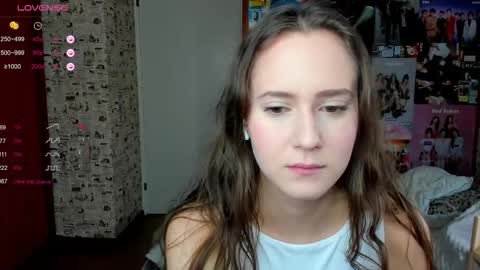 Snapshot of lucyrose33 chatting on 14, 10, 2025 Lucy Rose online show from 14, 10, 2025