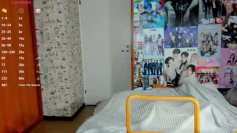 Snapshot of lucyrose33 chatting on 17, 10, 2025 Lucy Rose online show from 17, 10, 2025