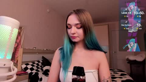 Snapshot of lucysbrain chatting on 4, 12, 2024 Lucy online show from 4, 12, 2024