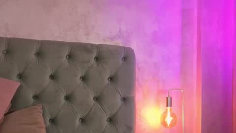LucyWillow online show from 30, 6, 2026