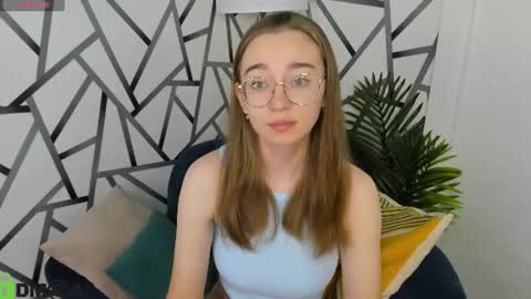 Snapshot of lucyy_green chatting on 17, 6, 2026 Lucy online show from 17, 6, 2026