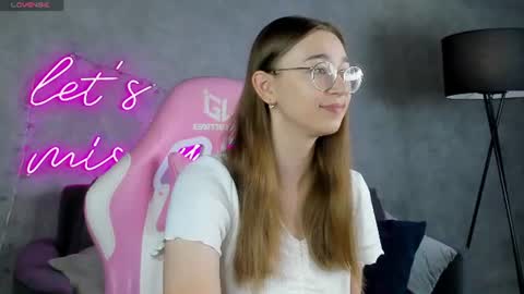 Snapshot of lucyy_green chatting on 2, 7, 2026 Lucy online show from 2, 7, 2026