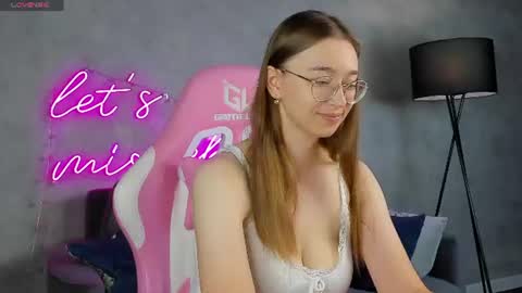 Snapshot of lucyy_green chatting on 3, 7, 2026 Lucy online show from 3, 7, 2026
