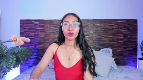 Lucy Liiu online show from 8, 4, 2026