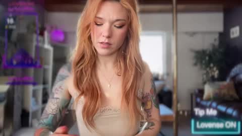 Luubeam             INSTA luubeammm TWITTER lunaisreallycu1 online show from 18, 2, 2025