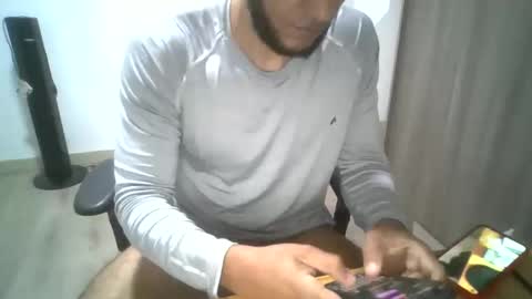 Snapshot of luhizu87871987 chatting on 5, 11, 2025 luhizu87871987 online show from 5, 11, 2025