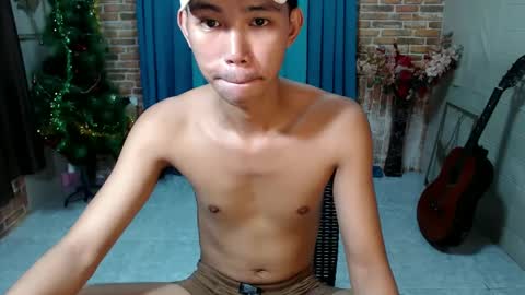 lui_the_fucker online show from 4, 1, 2025