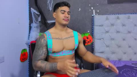 Luigi Independent model online show from 1, 11, 2025