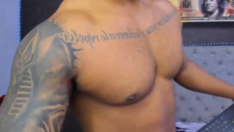 Luigi Independent model online show from 17, 4, 2026