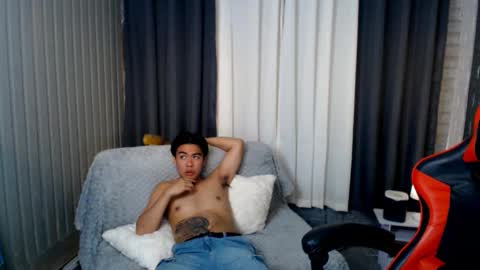 Snapshot of luigi_moreno chatting on 5, 3, 2025 luigi_moreno online show from 5, 3, 2025