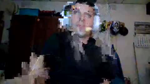 Snapshot of luis2423 chatting on 22, 3, 2026 A slave to the mistress.. un esclavo para las amas dominantes. online show from 22, 3, 2026