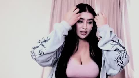 Snapshot of luisaa_diaz_ chatting on 18, 5, 2026 Luisa Diaz online show from 18, 5, 2026
