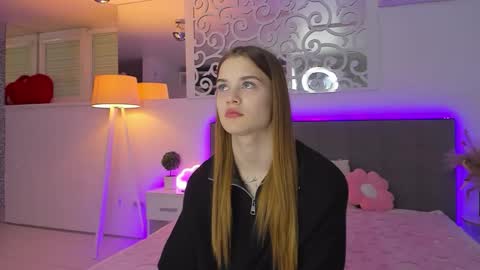 LuisaClover online show from 2, 12, 2025