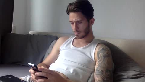 Snapshot of luisbadx chatting on 28, 12, 2024 Luis Badx online show from 28, 12, 2024