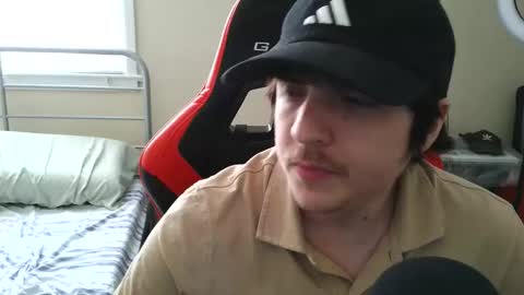 Snapshot of luisdiaztube chatting on 7, 5, 2026 Luisdiaztube online show from 7, 5, 2026