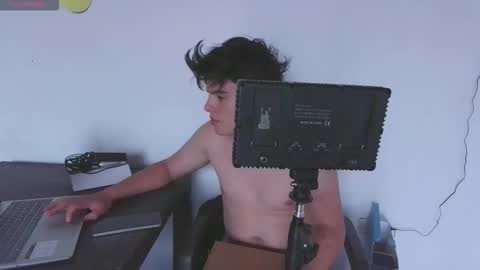 Snapshot of luisk200 chatting on 2, 3, 2026 Luis S Kennedy online show from 2, 3, 2026