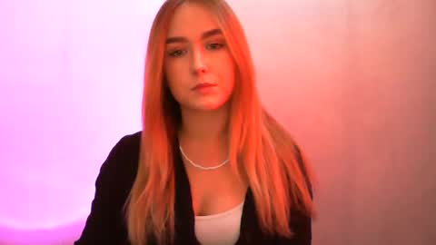 Lulu Baby18 online show from 15, 2, 2025