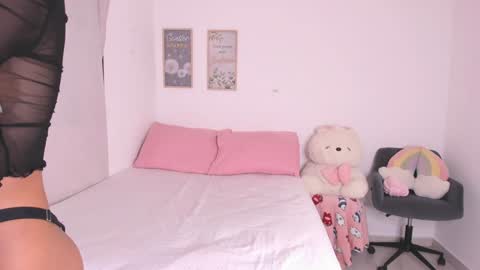 Snapshot of lulu_russell chatting on 6, 1, 2025 LULU online show from 6, 1, 2025