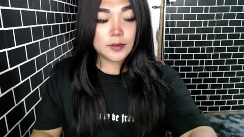 Snapshot of lulua_kho chatting on 10, 12, 2024 Kitty 3 online show from 10, 12, 2024