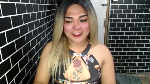 Snapshot of lulua_kho chatting on 4, 2, 2025 Kitty 3 online show from 4, 2, 2025