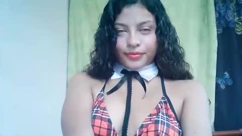 Snapshot of luluupeach69 chatting on 29, 10, 2025 luluupeach69 online show from 29, 10, 2025